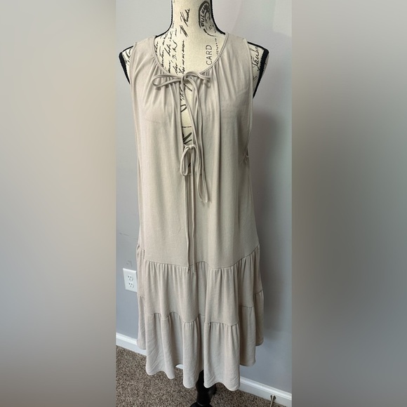 Zara Beige Halter Midi Dress with Ruffle Accents ๐ - Picture 2 of 12